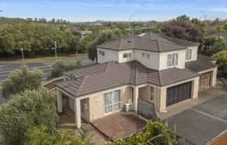 16 Claremont Way, East Tamaki Heights