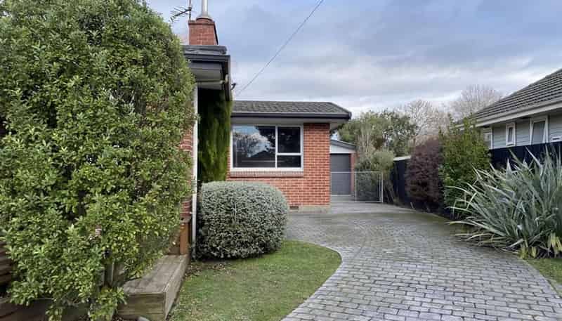 32 Gregan Crescent, Burnside