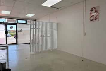 40M² RETAIL/OFFICE FOR LEASE
