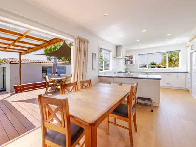 14 Holyrood Terrace, Waipukurau