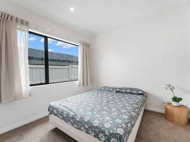 34 Siren Street, Milldale