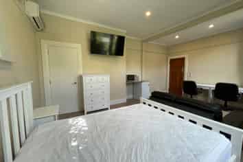 Room 2/51 Royal Terrace, Dunedin Central