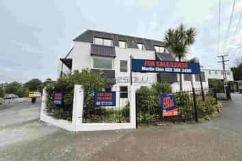 Exceptionally visible Commercial Gem