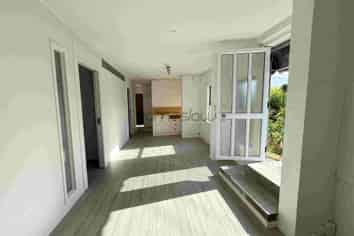 Exceptionally visible Commercial Gem