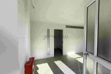 Exceptionally visible Commercial Gem