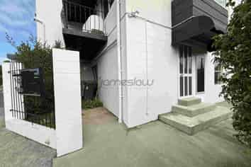 Exceptionally visible Commercial Gem