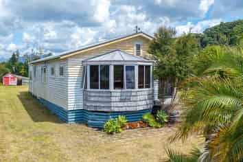 128 Hampton Road, Whangamata