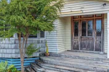 128 Hampton Road, Whangamata