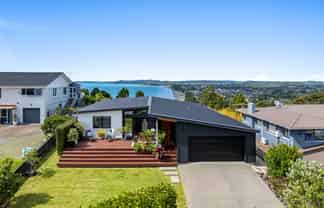 10 Hillcrest Road, Orewa