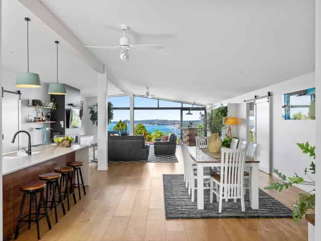 10 Hillcrest Road, Orewa