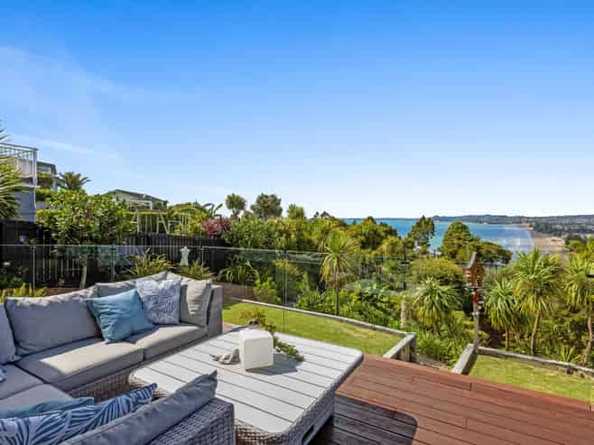 10 Hillcrest Road, Orewa