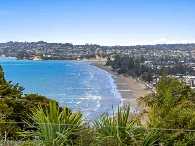 10 Hillcrest Road, Orewa