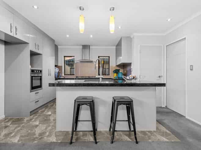 4 Springside Drive, Flat Bush