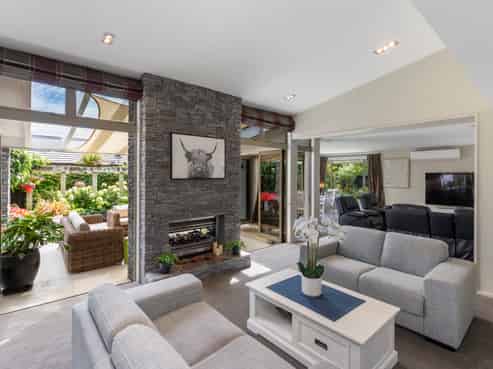 46 Glen Oaks Drive, Northwood