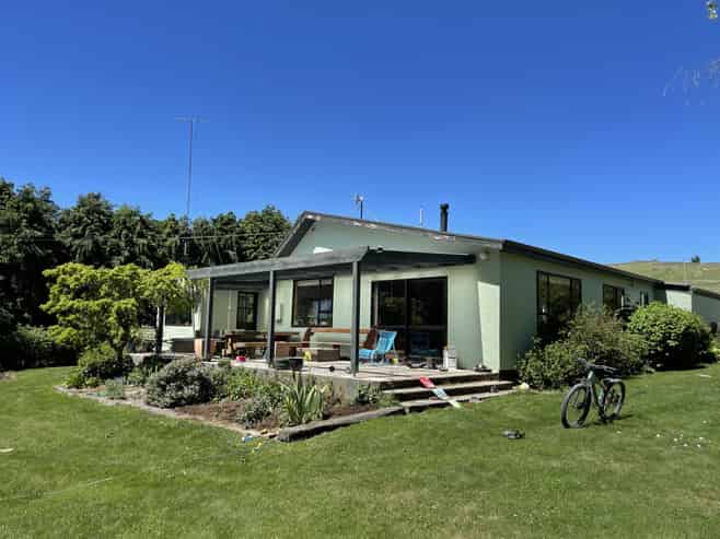 LEASE 540 Four Mile Road and 482 Longdale Road, Hyde