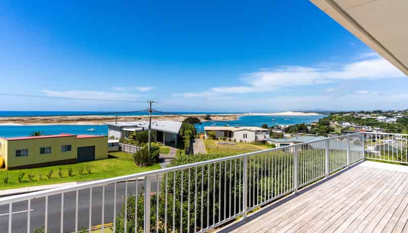 11 Wintle Street, Mangawhai Heads