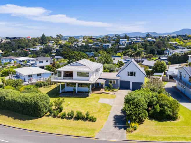 11 Wintle Street, Mangawhai Heads