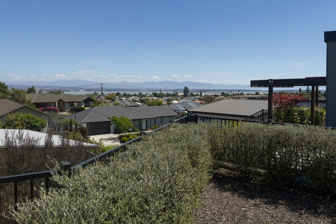 Near New Luxury Town House with Views! - Vista 3