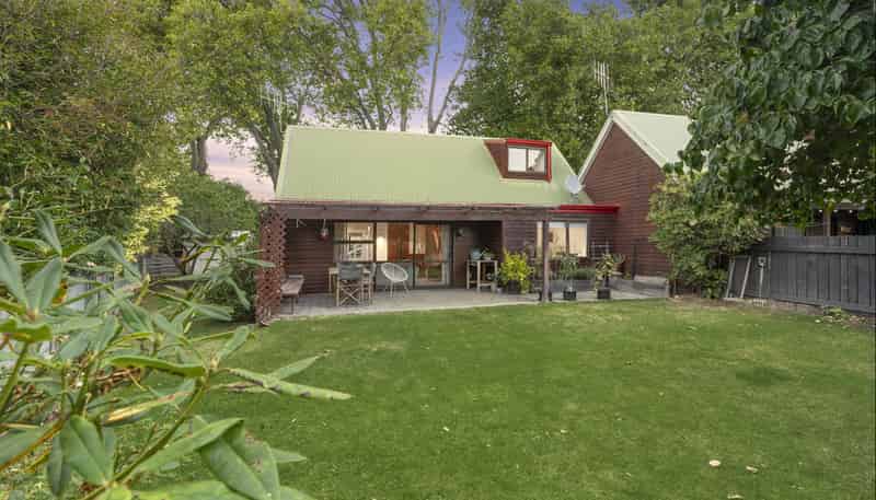13A Heuchan Lane, Wanaka