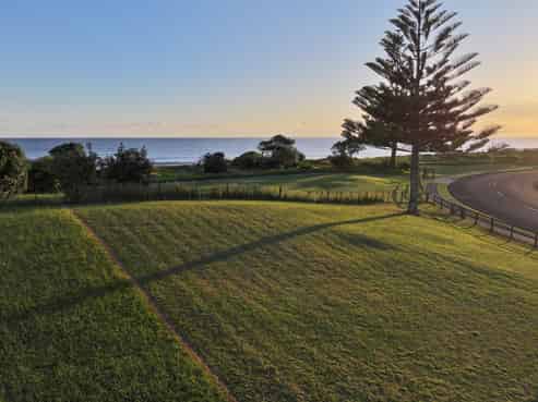5 Pacific Parade, Coastlands