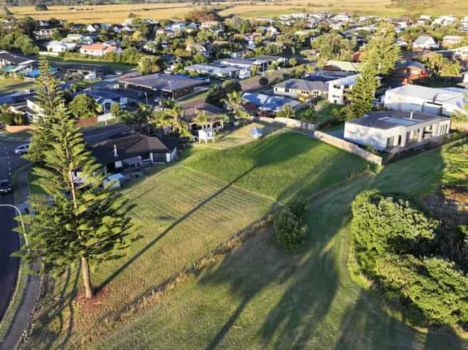 5 Pacific Parade, Coastlands