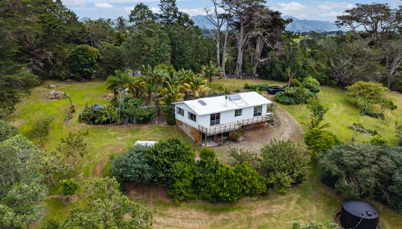 186 Old School Road, Maungakaramea