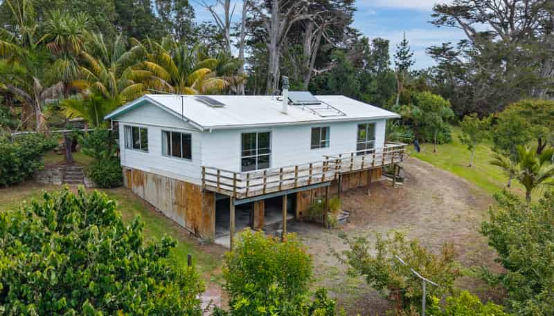 186 Old School Road, Maungakaramea