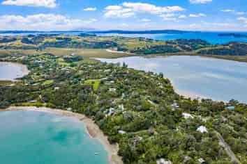 68 Ridge Road, Mahurangi East