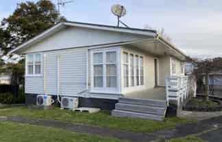 25 Hutchinsons Road, Bucklands Beach