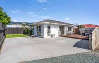 2/56 Songer Street, Stoke