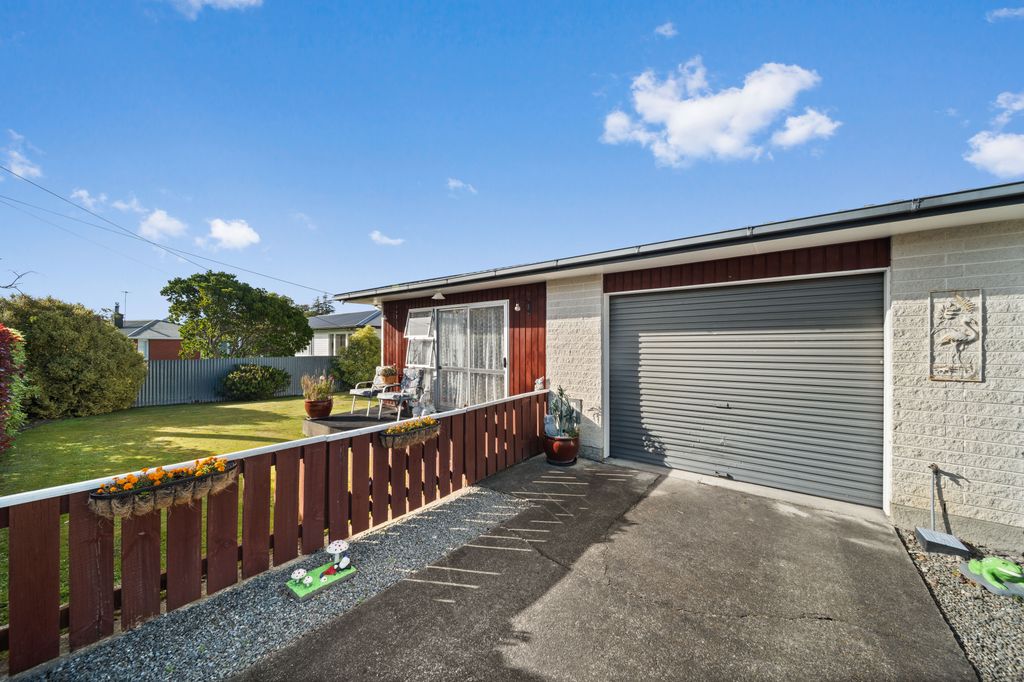Convenient Lansdowne Living - BEO $369,000 1
