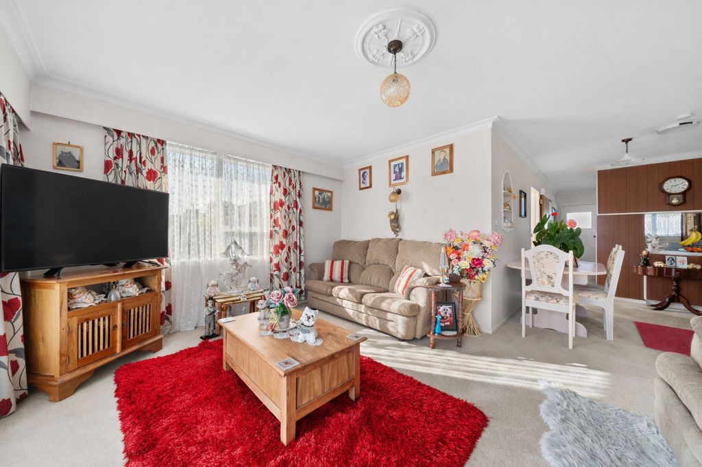 Convenient Lansdowne Living - BEO $369,000 3