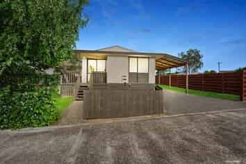 2/80 Parrs Cross Road, Henderson