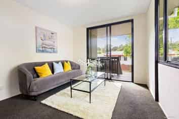 2/80 Parrs Cross Road, Henderson