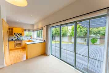 157 Pages Road, Marchwiel