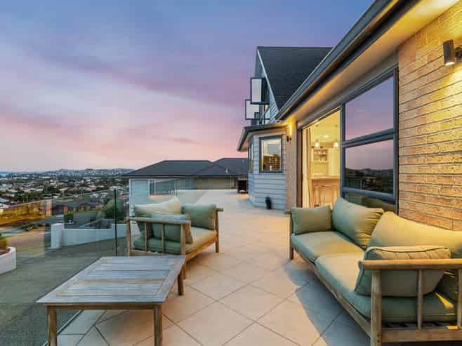 9 Dorchester Place, Orewa