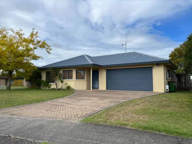 6 Aria Court, Fairview Downs