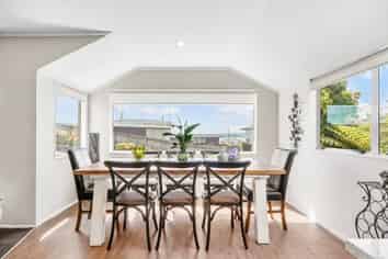 2/19 Churchill Road, Cockle Bay