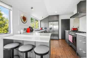 2/19 Churchill Road, Cockle Bay