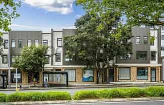 16/1 Glenside Crescent, Forrest Hill