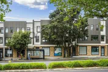 16/1 Glenside Crescent, Forrest Hill