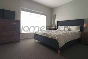 16/1 Glenside Crescent, Forrest Hill