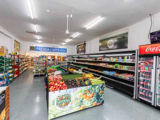 FULL HOUSE INVESTMENT - 3 TENANTS IN PLACE!