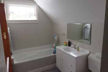 10 Somerset Avenue, Newtown