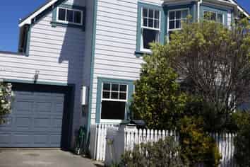 10 Somerset Avenue, Newtown