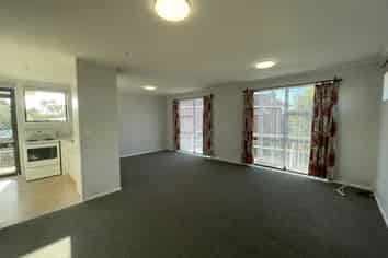 8/2 John Bracken Way, Beach Haven