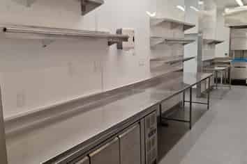 Popular corner site at the Manukau Bus Station