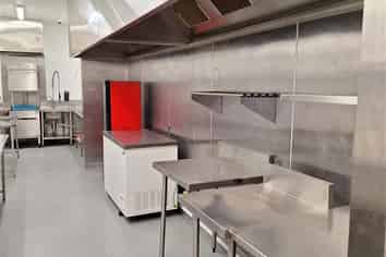 Popular corner site at the Manukau Bus Station