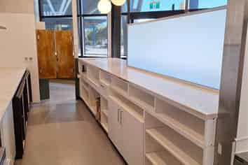 Popular corner site at the Manukau Bus Station