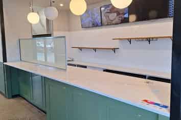 Popular corner site at the Manukau Bus Station